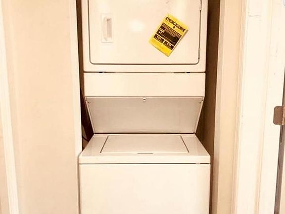 5th image of 4624 S Lake Park Ave APT 1E