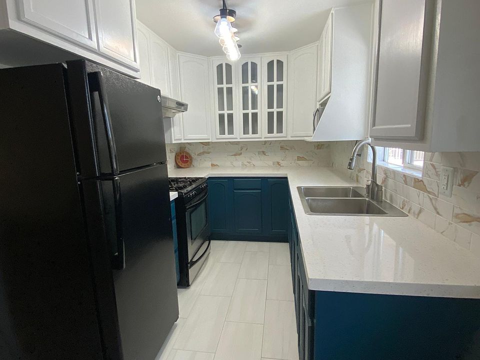 1st image of 13880 Sayre St Unit 16