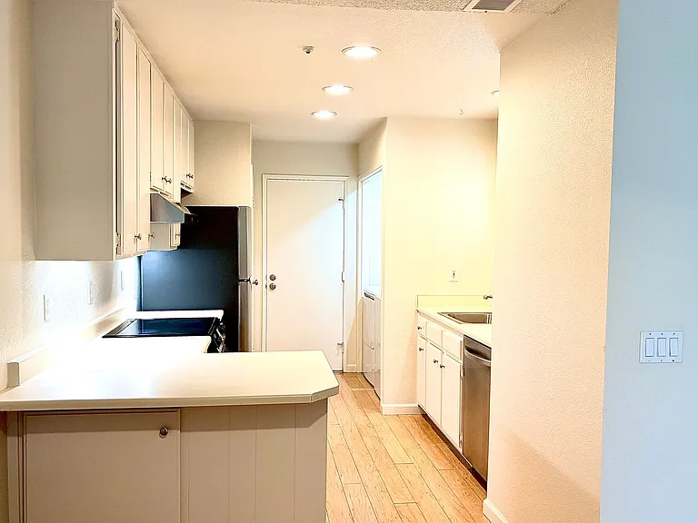 1211 Capri Way #3 — Photo 29