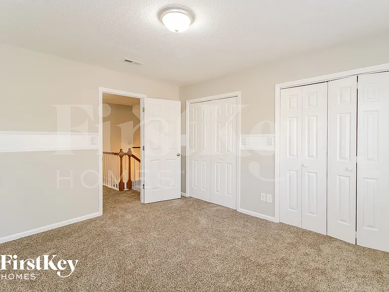 1301 Westminster Dr — Photo 12