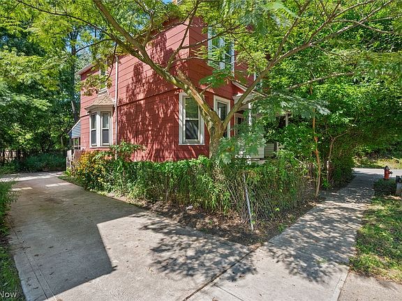 2nd image of 1308 W 95th St