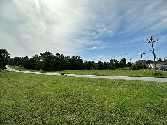 3rd image of E Daugherty Rd