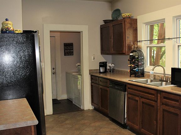5th image of 1125 Woodlawn St
