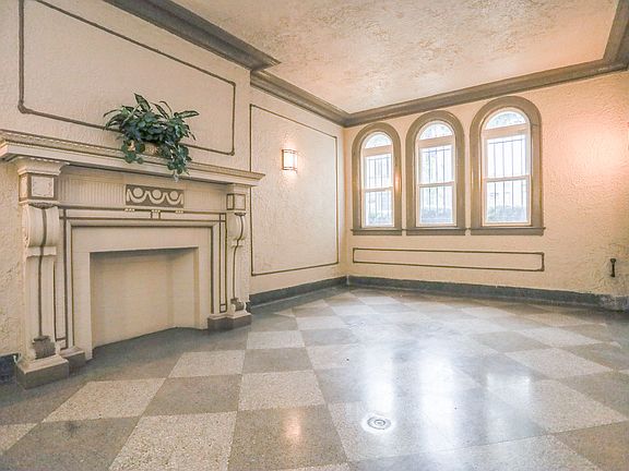 3rd image of 3447 N Elaine Pl #401