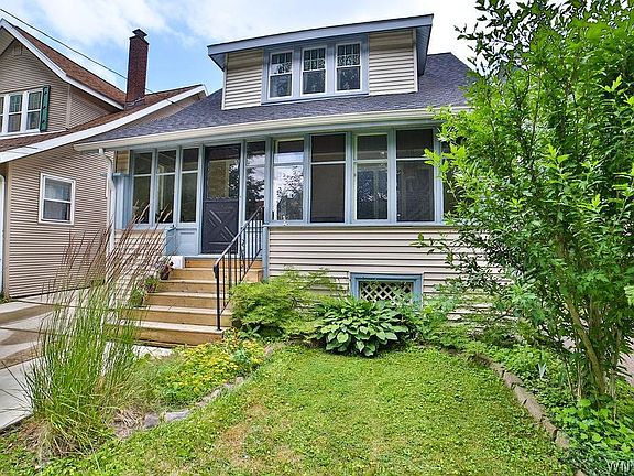 2nd image of 129 Como Ave