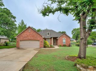 10695 NE 4th St, Midwest City, OK 73130