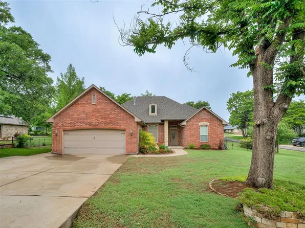 10695 NE 4th St, Midwest City, OK 73130