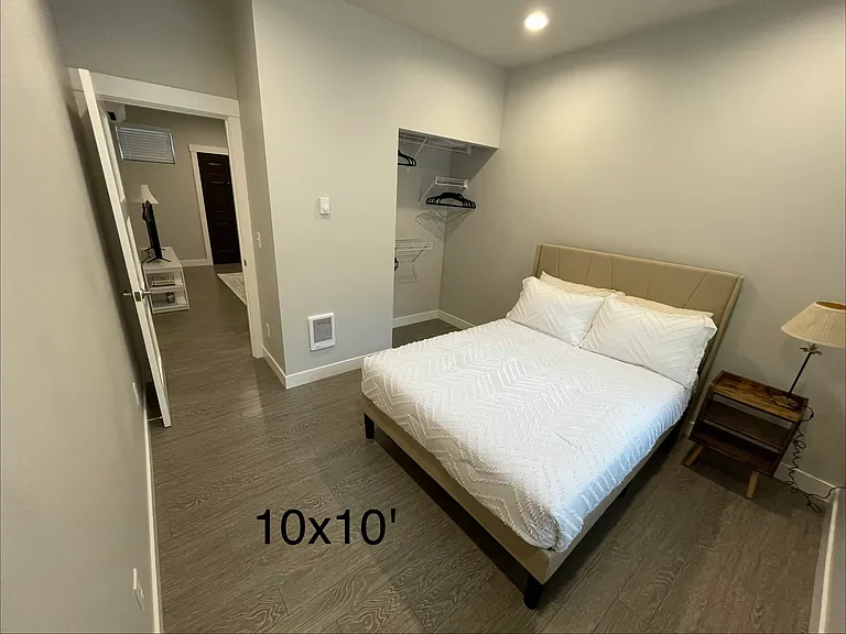 4430 Cable St — Photo 10