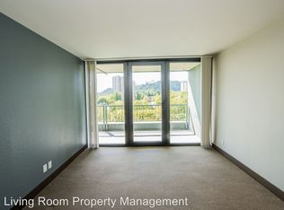 111 SW Harrison St APT 8A, Portland, OR 97201