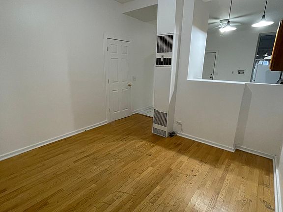 3rd image of 2811 S Hillock Ave #1R