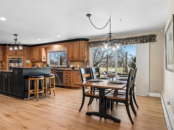 5th image of 930 Reed Court