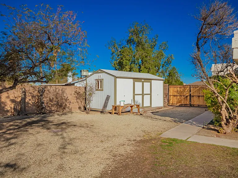 2321 E Enid Cir — Photo 42