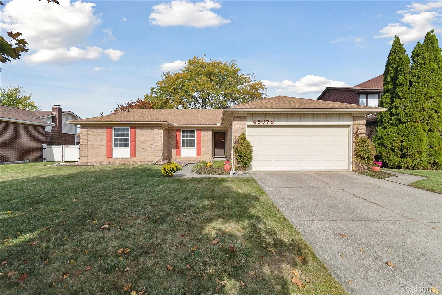 45078 Quaker Hill Dr photo 1