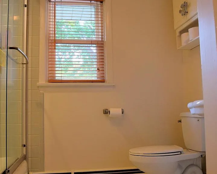 847 E Maple St — Photo 19