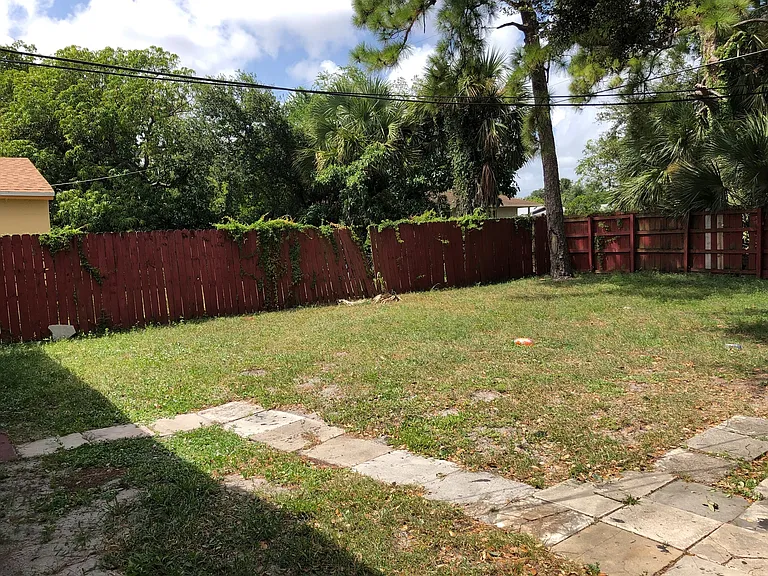 2211 NW 6th Ct — Photo 10
