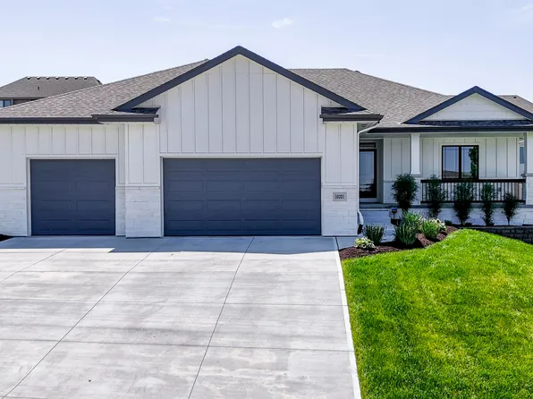 10221 Osprey Ln, Papillion, NE 68046