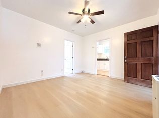 725 E 81st St, Los Angeles, CA 90001