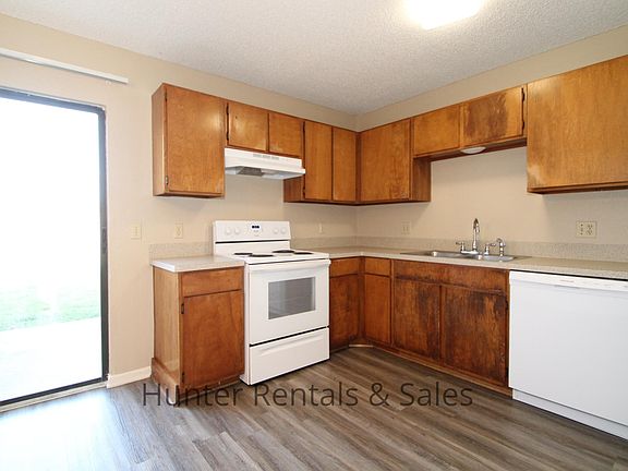 4th image of 2601 Bermuda Dr APT B