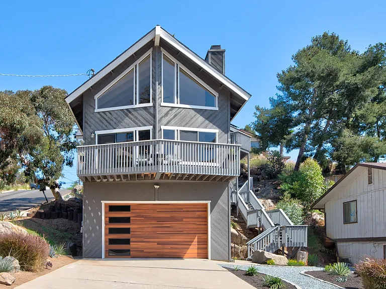 1539 San Miguel Ave — Photo 2