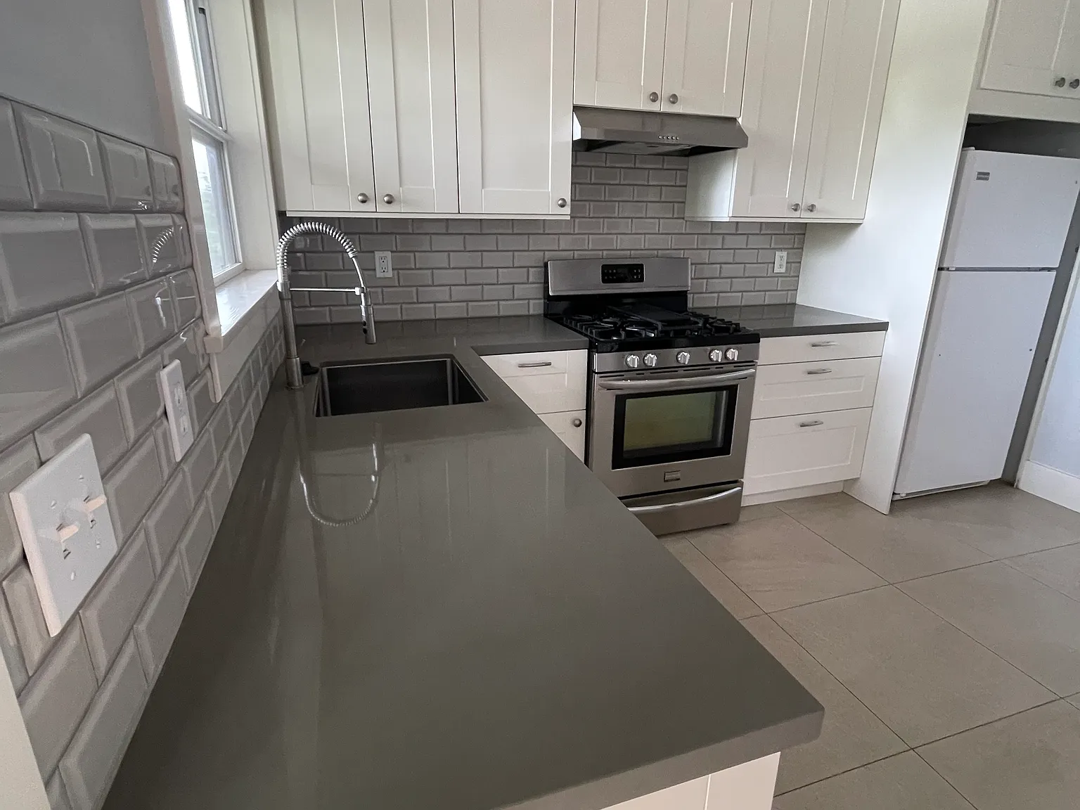 3 bed, 1500 sqft, $3,695 — Photo 3