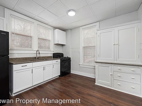 5th image of 3801 Bell St Unit 1