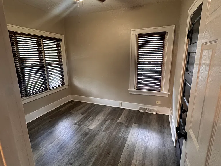 14613 Saint Louis Ave — Photo 5
