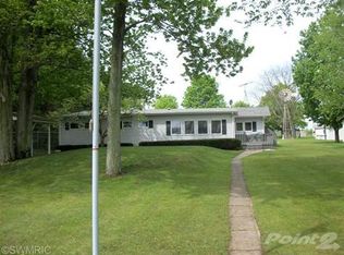 47494 84th Ave, Decatur, MI 49045
