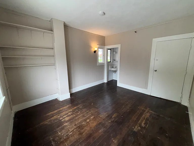 2434 Warring St #20 — Photo 2