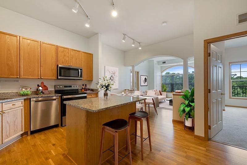 1st image of 1800 Graham Ave Unit 421