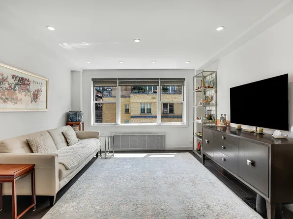 415 East 52nd Street image 1 of 13
