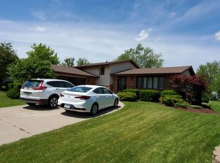 906 E Greenwood Ave, Crown Point, IN 46307