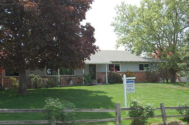1st image of 419 E Highland View Dr