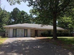 102 Braniff Ln, Longview, TX 75605