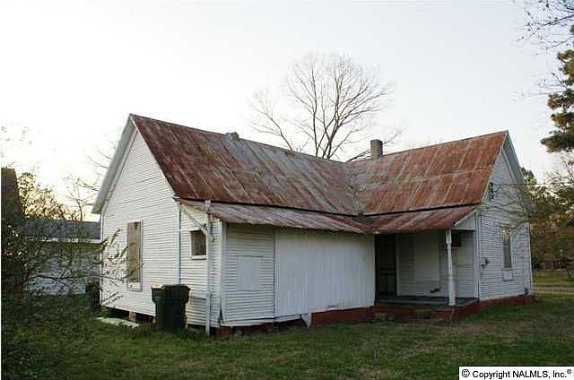 2nd image of 921 Austin St SW