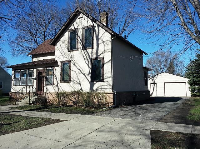 1st image of 214 S Chestnut St