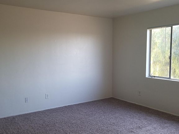 3rd image of 499.5 F St