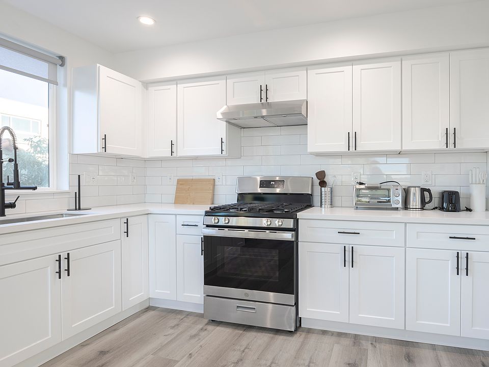 1st image of 1648 W 35th Pl