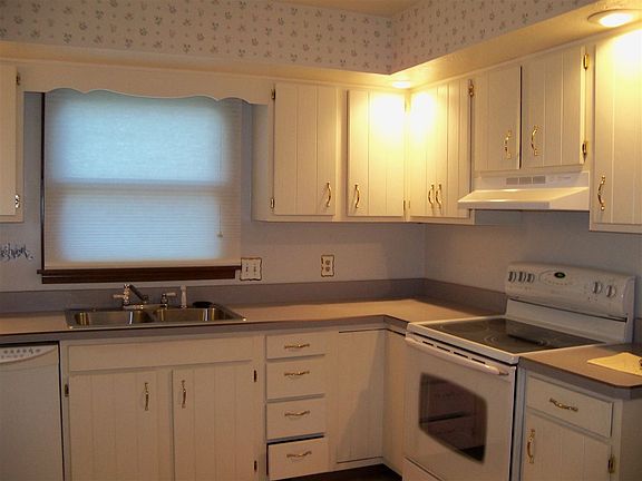 2nd image of 66258 Hartzler Blvd