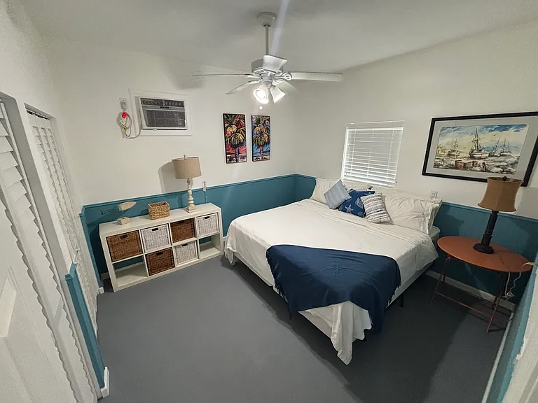 584 W Shore Dr — Photo 13