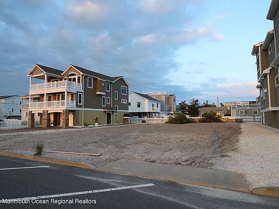 3rd image of 1608 N Barnegat Ave