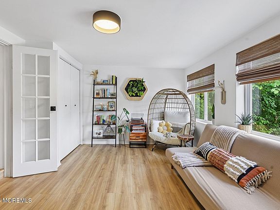3rd image of 264 23rd Avenue
