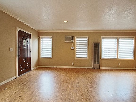 5th image of 1349 N Formosa Ave