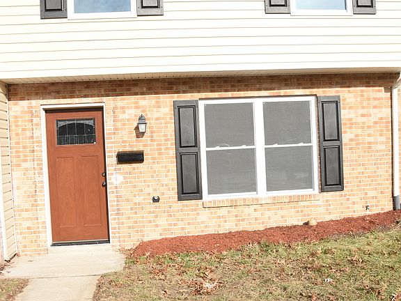 2nd image of 1545 Charlestown Dr