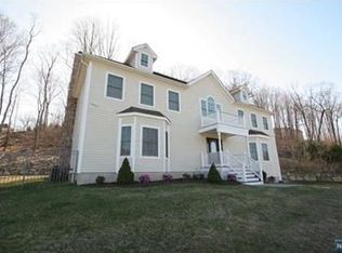 15 Juniper Ter, Tuxedo Park, NY 10987