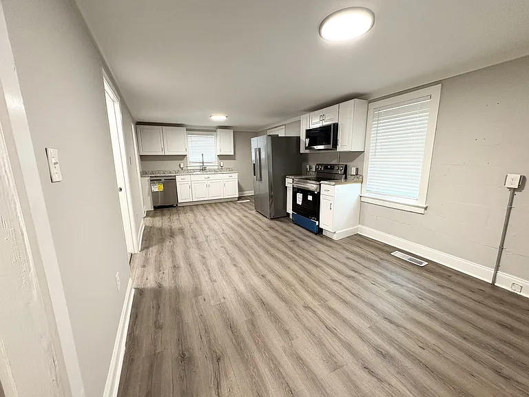 5715 Harding Dr — Photo 8