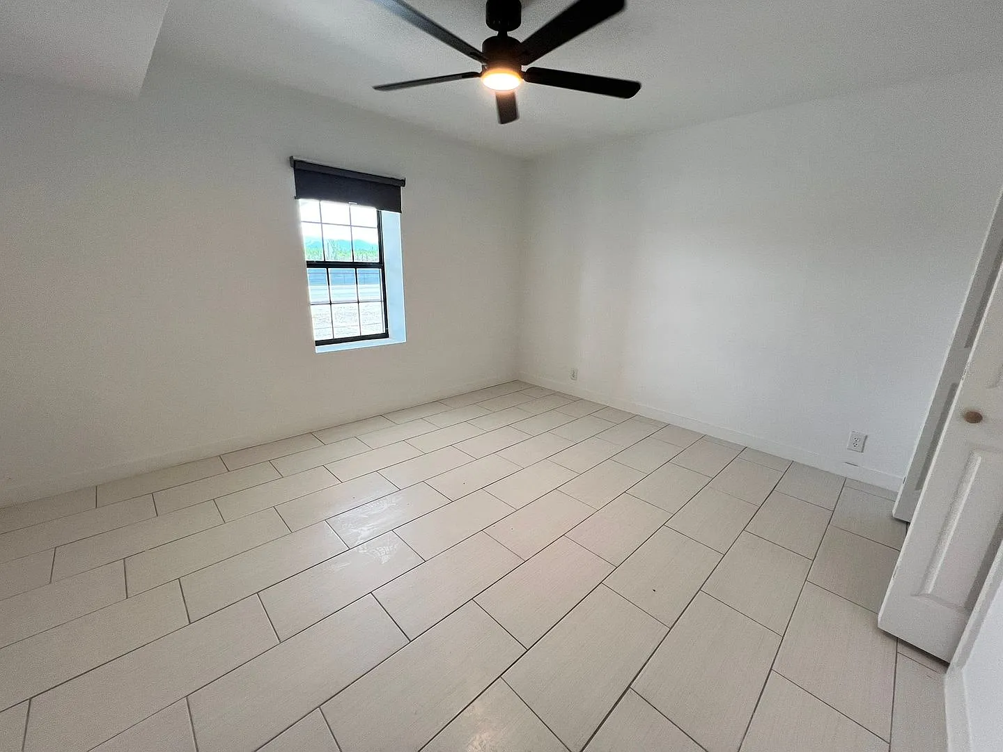 Charming Renovated Country Home for Rent — Photo 3