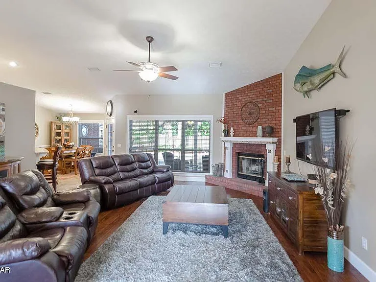 1403 Maryland Ave — Photo 11