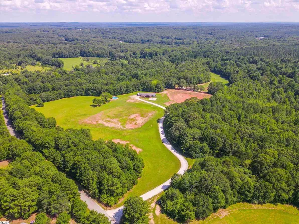 532 Hayes Dr, Gray Court, SC 29645