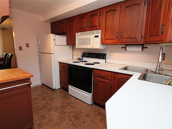 5th image of 77 Forest Ave