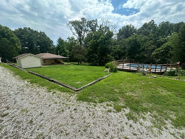 2567 Oak Dr — Photo 4